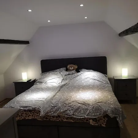 Wunderschoene Dachgeschoss Niederdorla